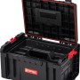 Offener Qbrick System Pro Werkzeugkoffer, 24x45x33,4 cm, schwarz mit roter Dichtung.