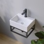 Rechteckiges, weißes Aquabatos Aufsatzwaschbecken mit Armatur und schwarzem Metallgestell.