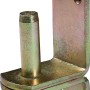 Gelb verzinkter Aufschraubkloben D2, 98x35 mm, Bolzen Ø 13 mm, zur Befestigung von Ladenbändern.