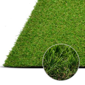 Detailaufnahme des Karat Kunstrasen Windsor 25mm, UV-beständig, zeigt die dichte, grüne Textur.