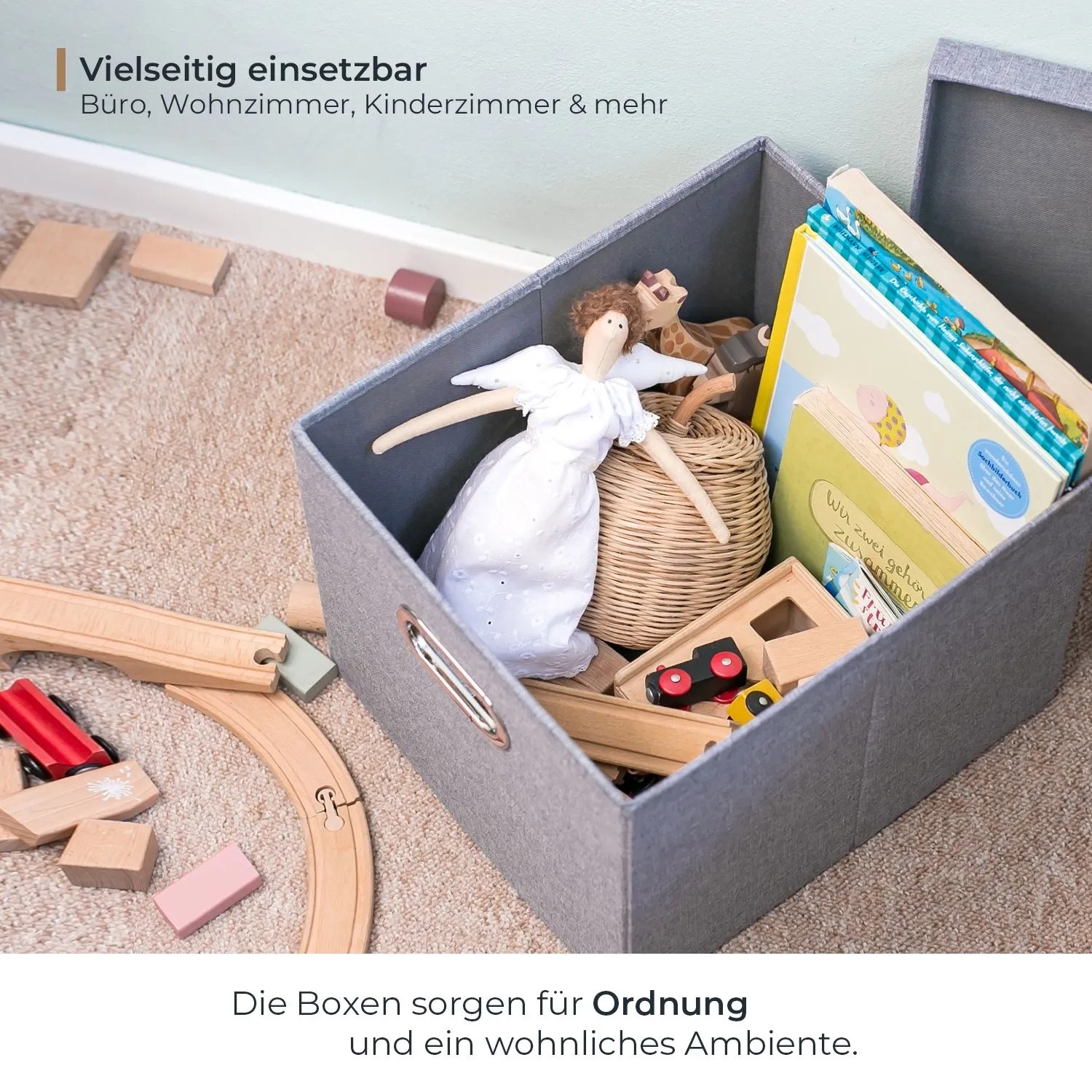 Graue HMF Aufbewahrungsbox mit Spielzeug und Büchern, passend für Kallax Regale.