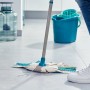 Leifheit Ersatzkopf Power Mop 3 in 1 im Einsatz auf Fliesenboden.
