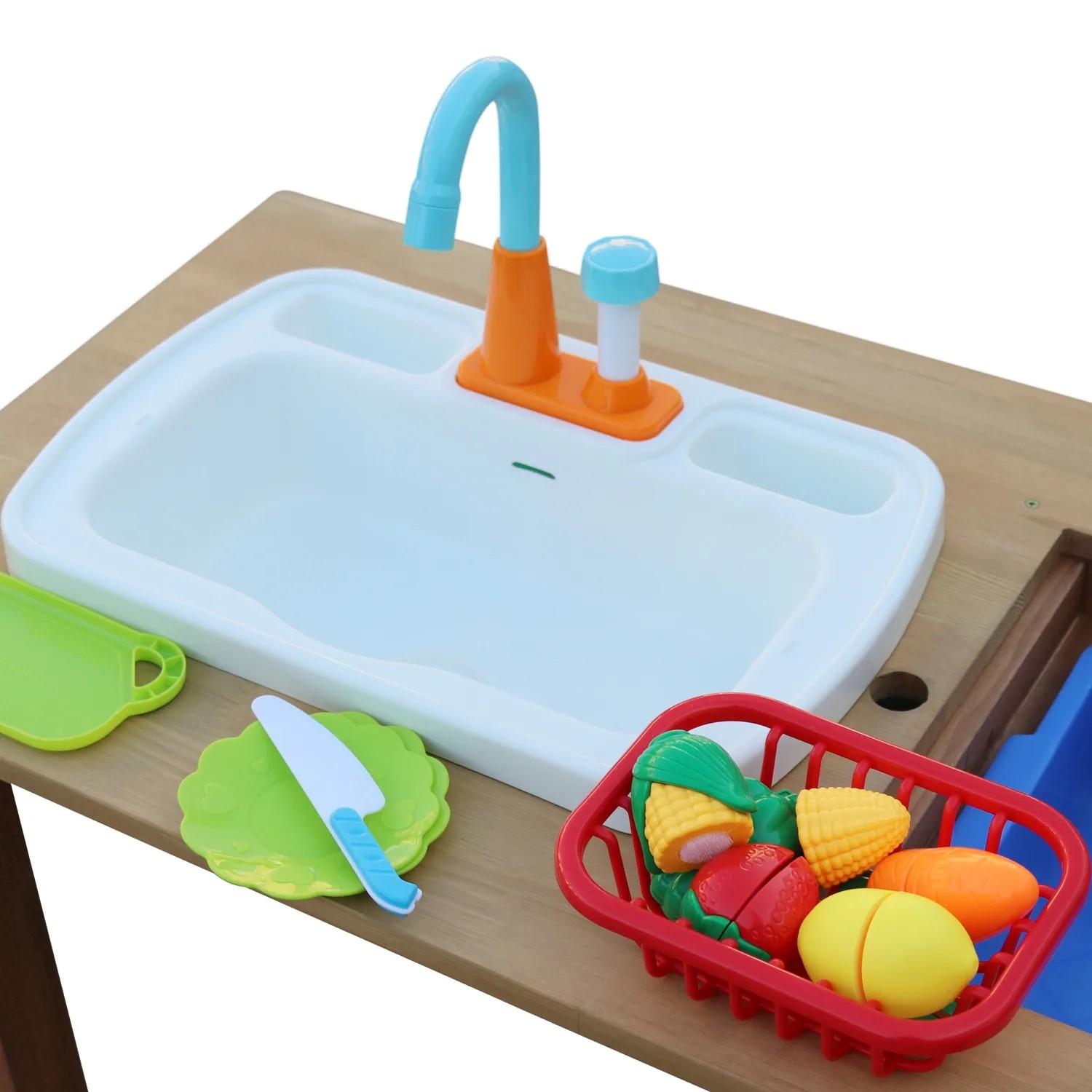 Axi Sand- und Wasser-Picknicktisch Dennis mit Spielküchenspüle und Zubehör.