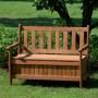 Braune Dobar Gartenbank aus Kiefernholz mit Stauraum für 2 Personen im Garten.
