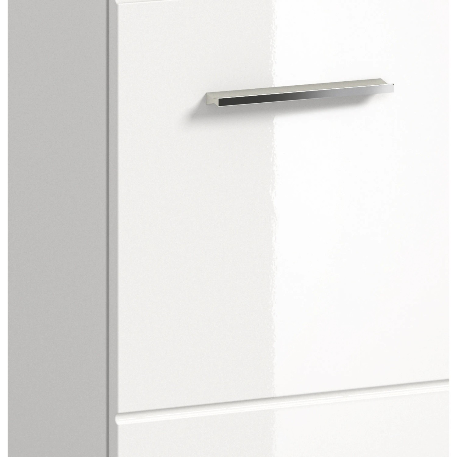 Detailaufnahme: Weißer OBI Bad-Einbauschrank Ice (30x80x30cm) mit silbernem Griff.