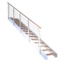 Treppe Kos mit 14 Buchenholzstufen, weißem Design-Geländer und Metallwangen. FSC®-zertifiziert.