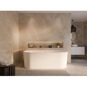 Weiße, moderne Ottofond Whirlpool-Badewanne Mince in elegantem Bad. Glatte Oberfläche, schlichtes Design.