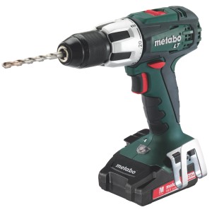 Metabo Akku-Schlagbohrmaschine SB 18 LT Compact mit Akku und Bohrer.