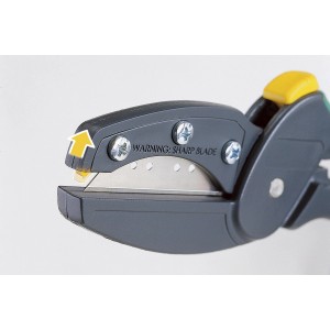 Detailaufnahme: wolfcraft megaCut S aus dem Allround-Schneide-Set, scharfe Klinge sichtbar.