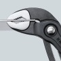 Knipex Cobra Rohrzange 300 mm, grau atramentiert, schneidet ein Metallstück.