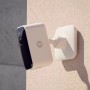 Yale Akku-Überwachungskamera Smart-Camera Außen WLAN Full HD, weiße kabellose Kamera zur Wandmontage.