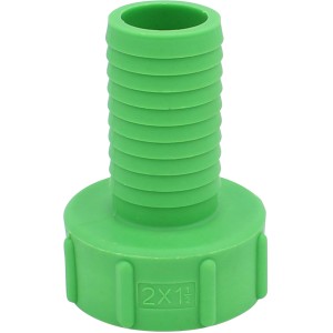 Grüner IBC Schlauchadapter auf 1,5 Zoll für Regentonnen und Wasserzapfstellen.