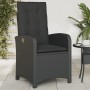 Verstellbarer, schwarzer vidaXL Gartensessel aus Stahl und Poly Rattan mit Kissen.