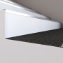 Treppenwinkelprofil Messing, 25x10mm, 1000mm, auf Treppe montiert. Zubehör für Laminat & Parkett.