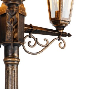 Detailaufnahme: Antike goldene 3-flammige Außenlaterne New Haven von QAZQA, IP44.