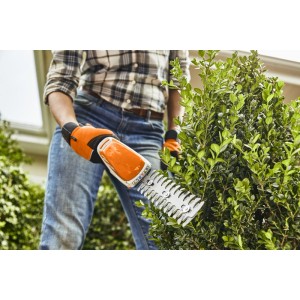 Stihl Akku-Heckenschere HSA 26 Set inkl. Akku, Ladegerät und Transporttasche