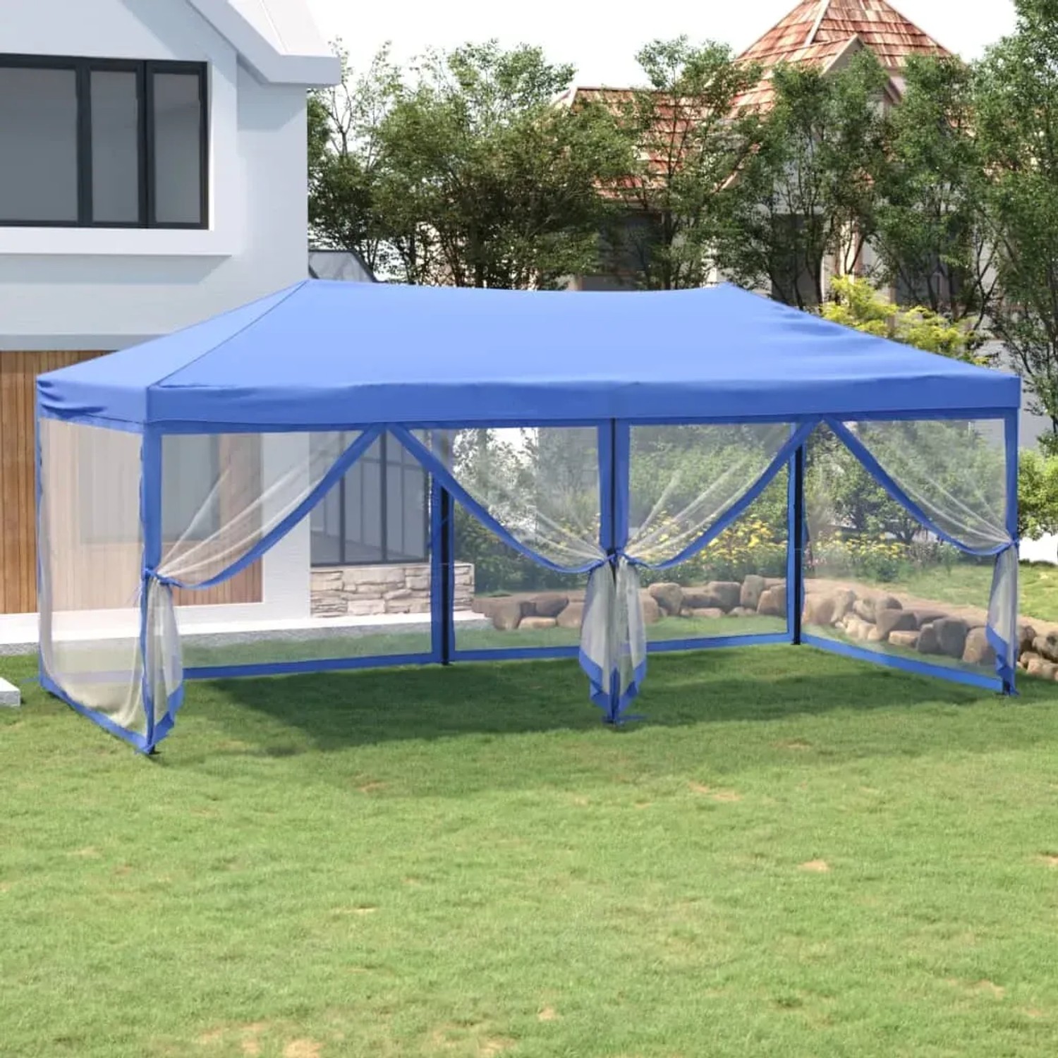 Blaues, faltbares Partyzelt 3x6 m mit Seitenwänden im Garten.