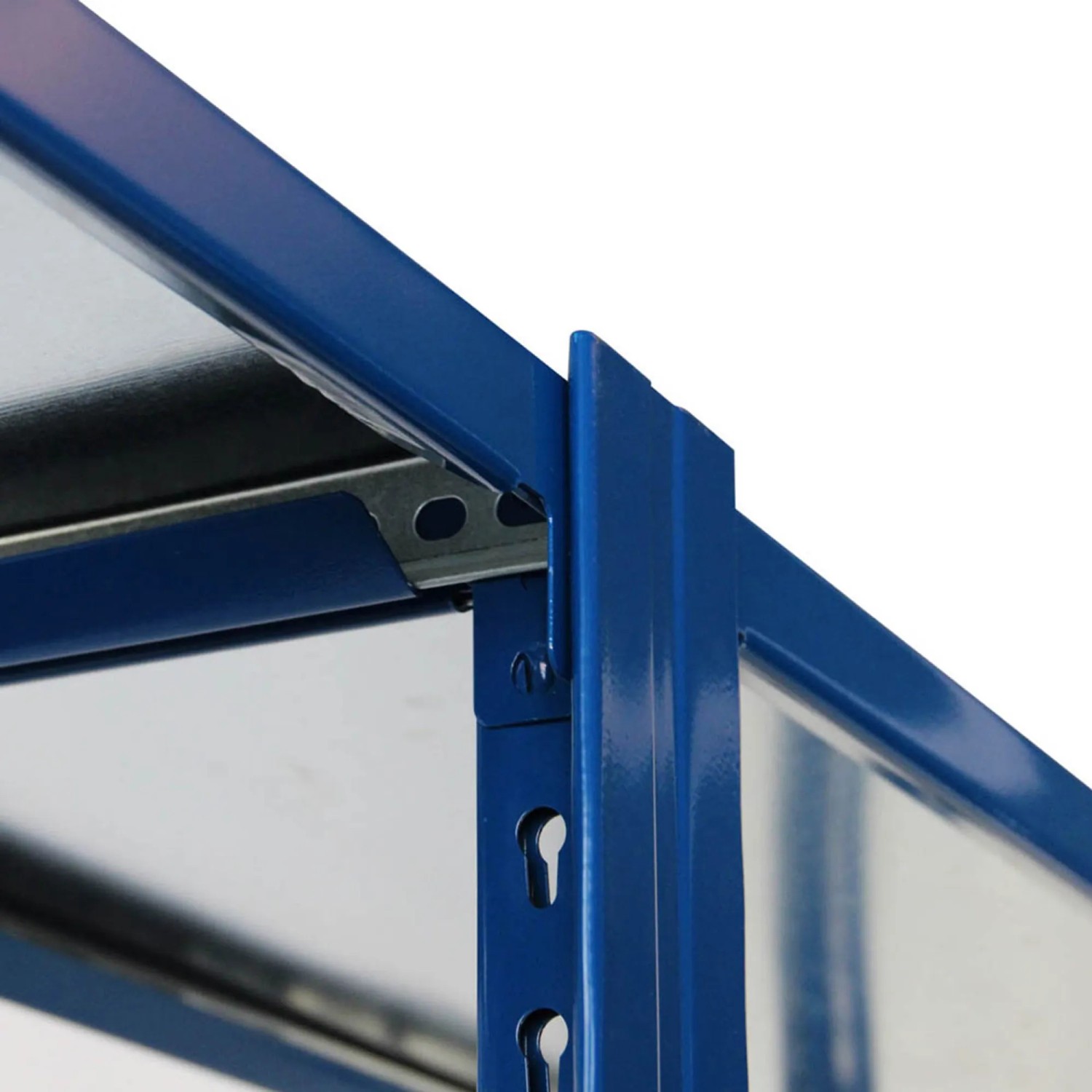 Detailaufnahme: Blaues Ar Shelving T Profil Regal, verzinkte Böden, Stecksystem.