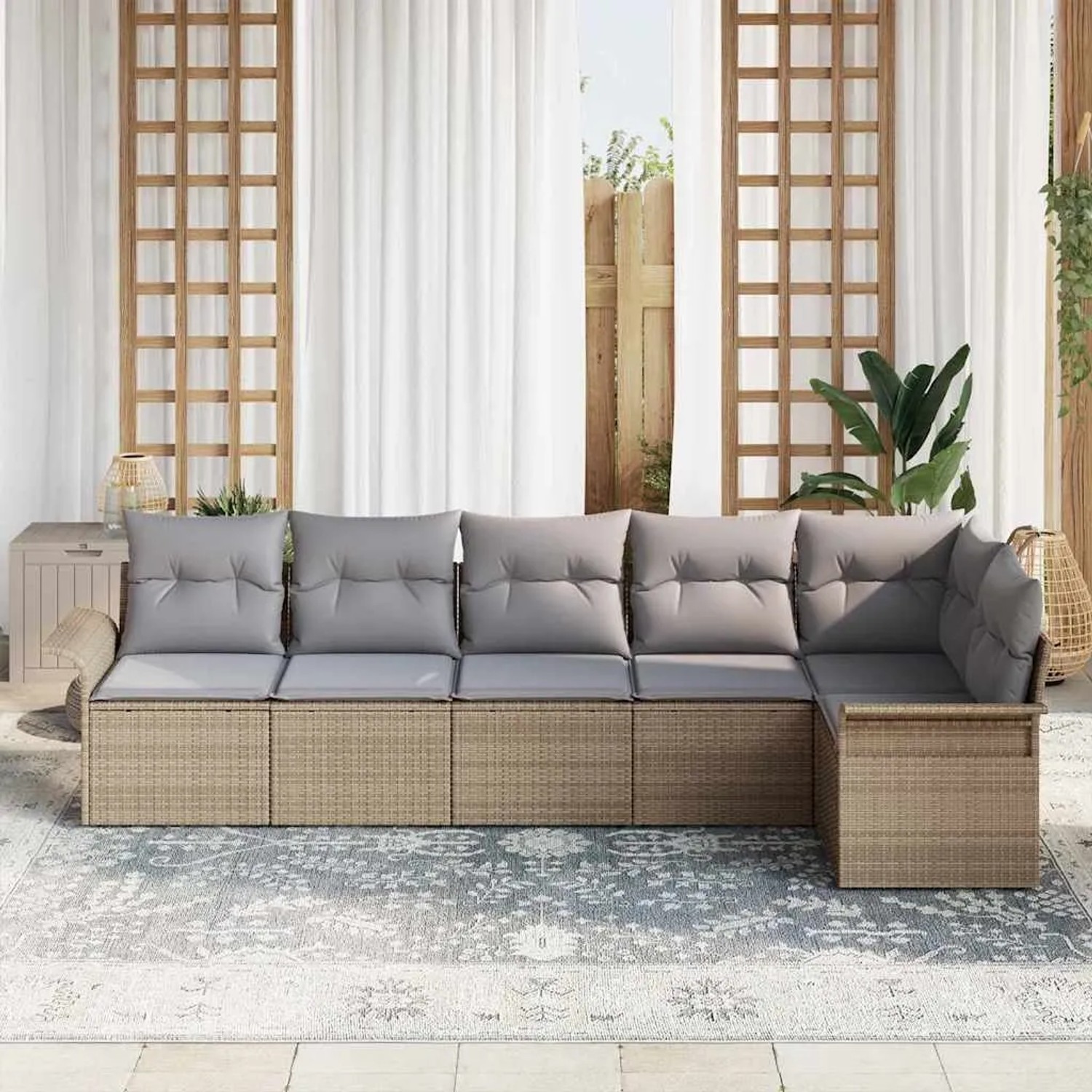 Beiges 6-tlg. vidaXL Garten-Sofa-Set aus Poly Rattan mit grauen Kissen.