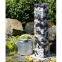 Gabionen-Wasserzapfsäule, 90 cm, mit Steinen gefüllt. Dekorative Wasserstelle für den Garten.