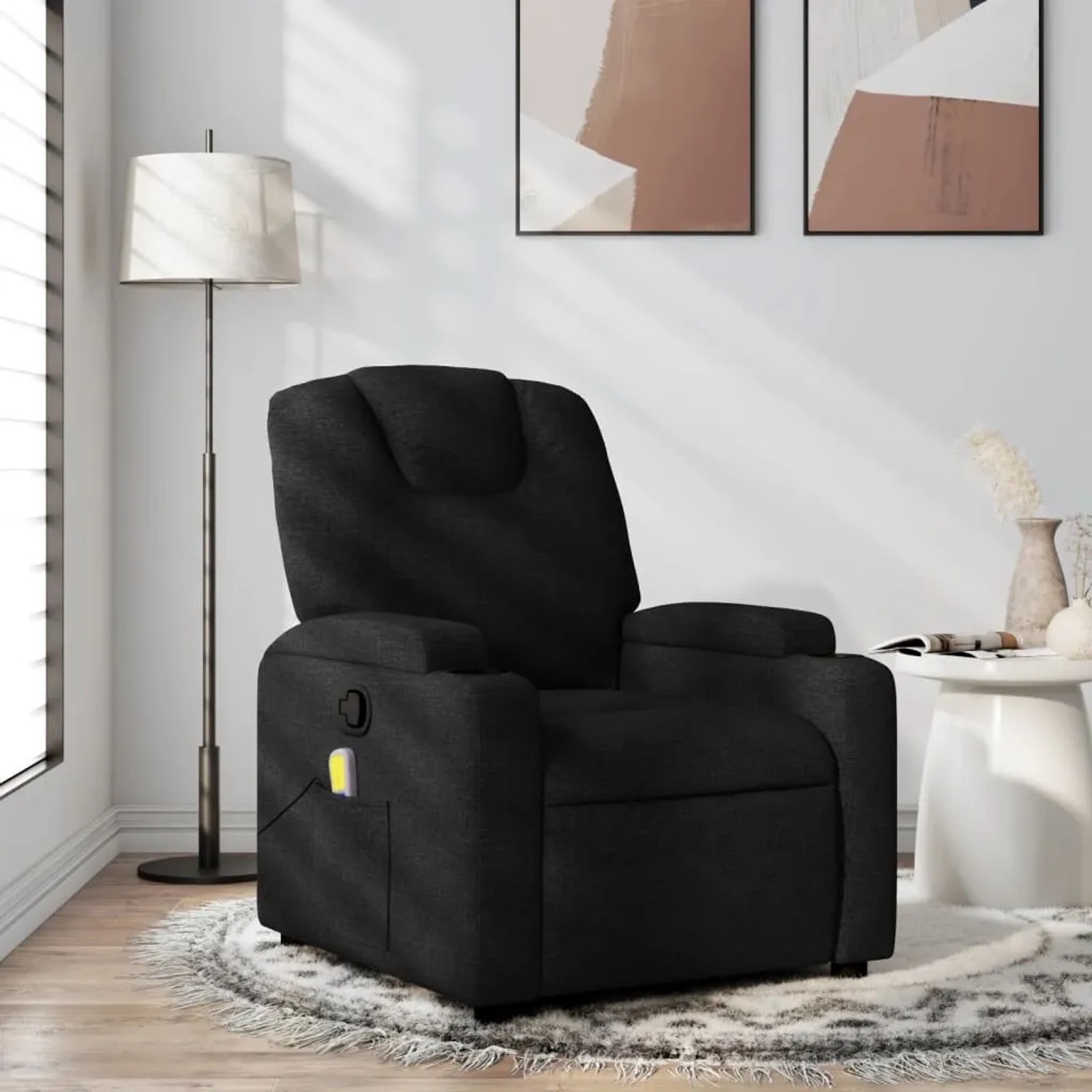 Schwarzer vidaXL Massagesessel Modell 2 aus Stoff im Wohnzimmer.