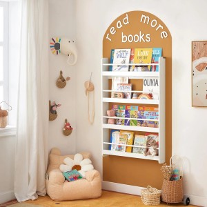 Weißes SoBuy Kinderregal (KMB08-W) mit Büchern im Kinderzimmer.