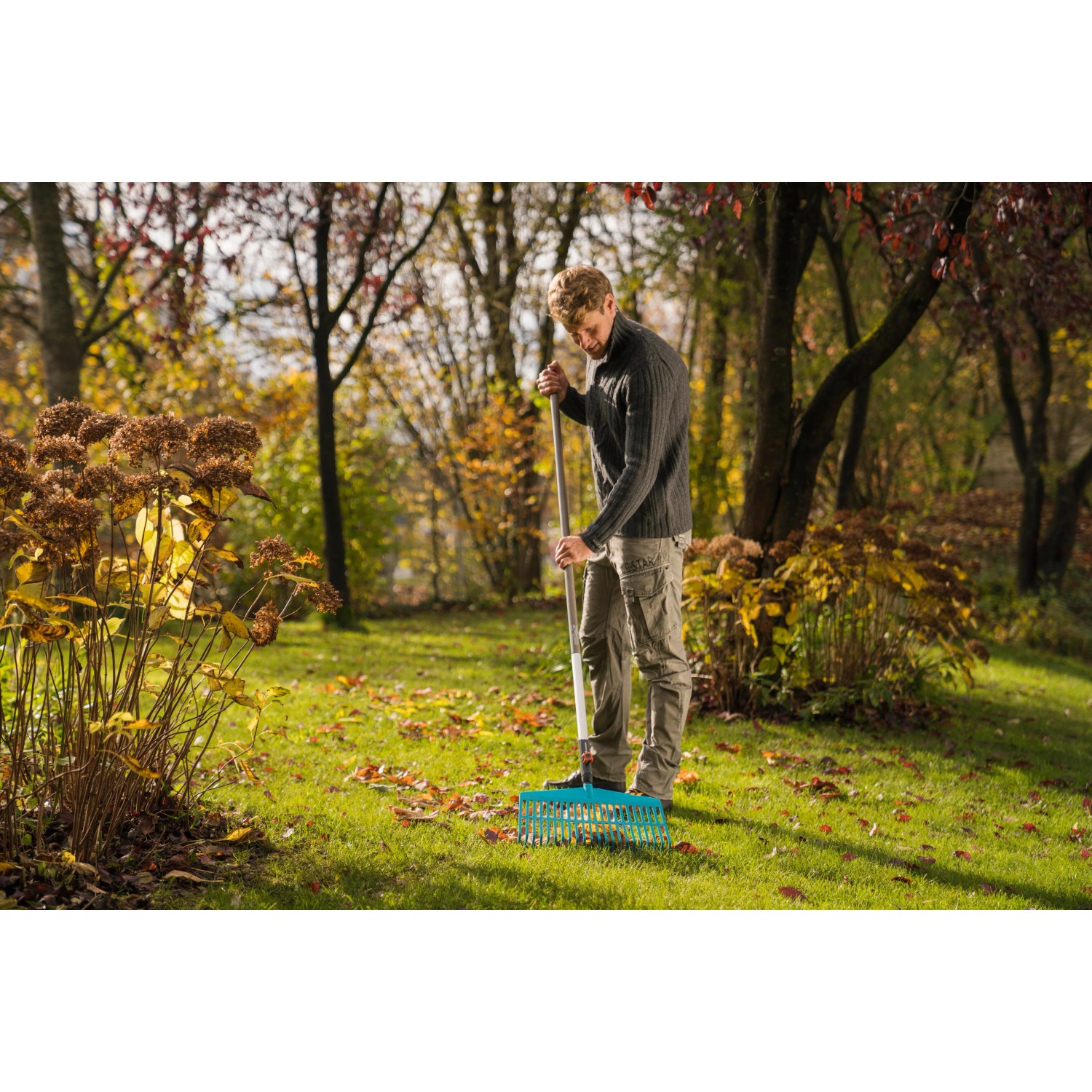 Gardena CombisystemKomplettangebot mit Besen, Rechen und Stiel kaufen