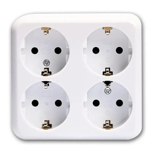 McPower FINERY 4-fach Steckdose, Aufputz, weiß, 250V/16A, für Innenräume.