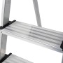 Detailaufnahme: Krause Stehleiter Safety Plusline, 3 Stufen mit Anti-Rutsch-Profil.