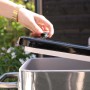 Axi Kühlwagen Retro Edelstahl 76 l mit Hand am Deckel, ideal für Partys und BBQs.