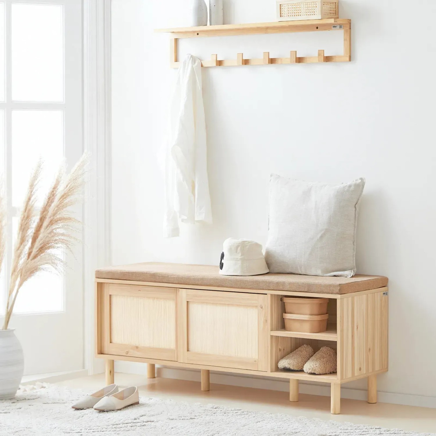 SoBuy Sitzbank FSR163-N mit Stauraum und Schuhregal aus Naturholz.