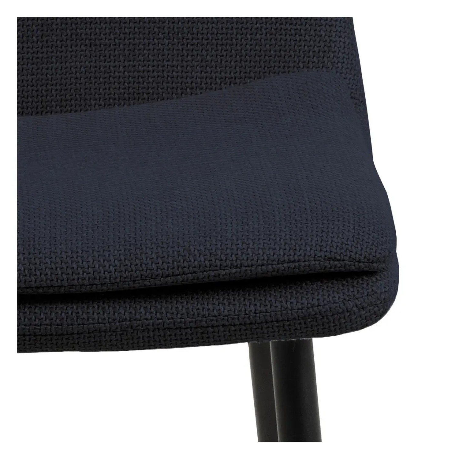 Detailansicht: Blauer ebuy24 Becca Esszimmerstuhl mit Stoffbezug und schwarzem Metallgestell.