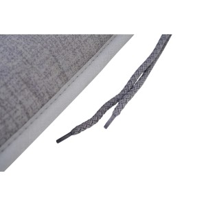 Graue Siena Garden Sesselauflage Elda (100x47x6 cm) mit Bindebändern.