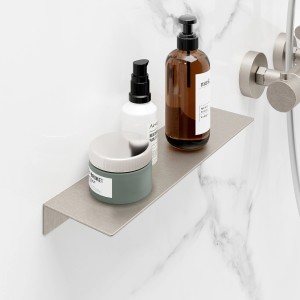 Schulte Duschablage in Edelstahloptik (Größe M) mit Pflegeprodukten an einer Duschwand.