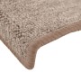 Detailaufnahme: Beautissu Treppenstufenmatte ProStair, sandfarben, halbrunde Form.