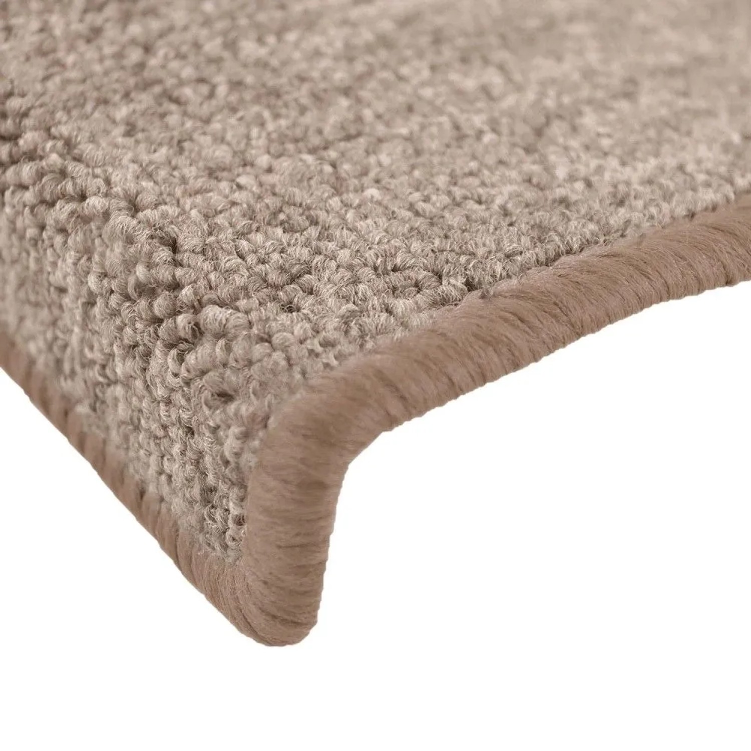 Detailaufnahme: Beautissu Treppenstufenmatte ProStair, sandfarben, halbrunde Form.