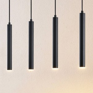 Moderne, schwarze LED-Hängeleuchte Kammeron mit 4 Strahlern für Wohnzimmer & Esszimmer.