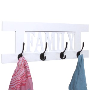 Weiße Wandgarderobe im Shabby-Look mit 4 Doppelhaken und dem Schriftzug "Family".