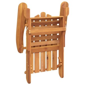 Zusammengeklappter Adirondack-Gartenstuhl mit Fußstütze aus Akazienholz.