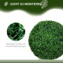 Grüne HOMCOM künstliche Buchsbaumkugel, UV-beständig, Ø50cm, mit Detail der einfachen Kunststoff-Montage.