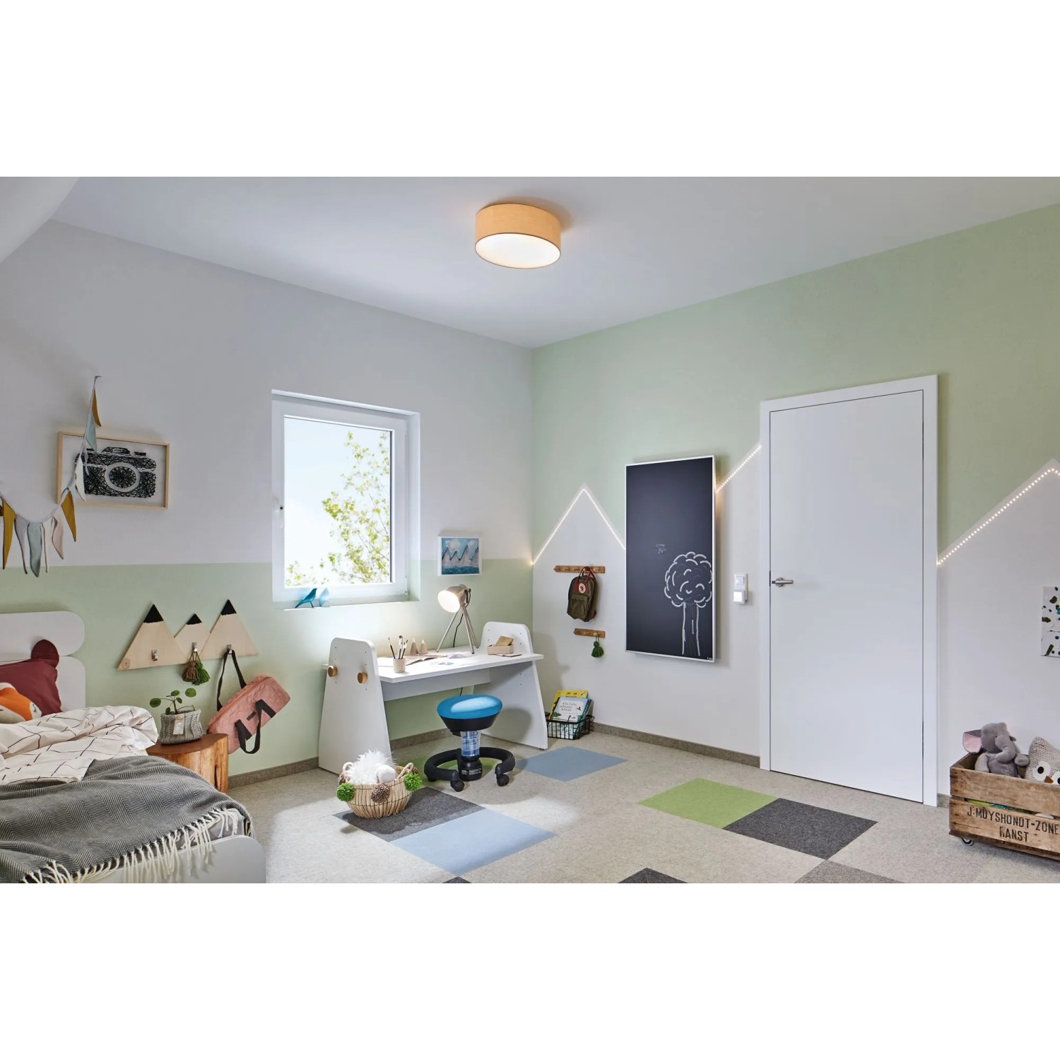 Kinderzimmer mit Paulmann FlexLED 3D Leuchtschrift als Berglandschaft an der Wand.