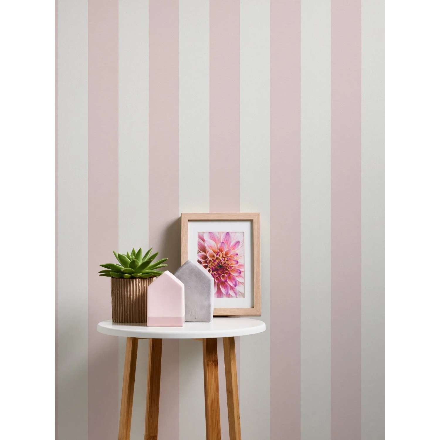 Rosa-weiße Streifentapete von Bricoflor, ideal für Mädchen- und Babyzimmer.