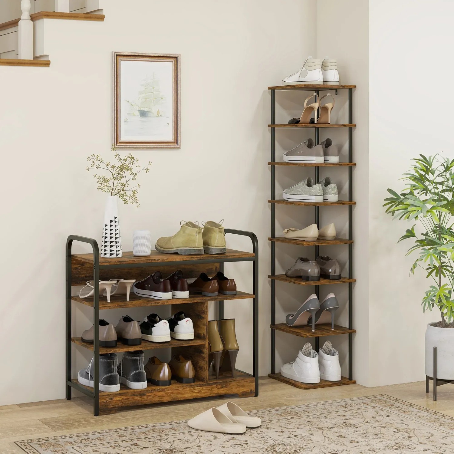 HOMCOM Schuhregal aus Spanplatte und Metall in Braun mit Schuhen dekoriert.