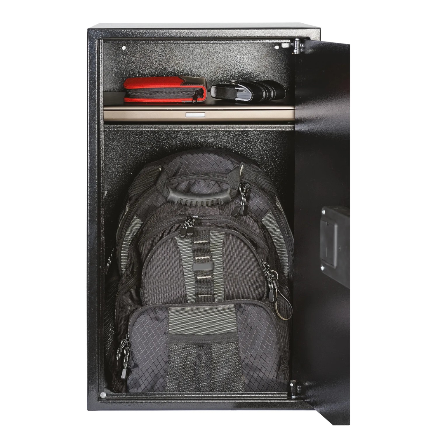 Offener, schwarzer Yale Tresor Value Safe XL (89 l) mit Rucksack, roter Mappe und Kopfhörern.