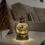 LED Kugellaterne mit Weihnachtskrippe, warmweiß leuchtend, für stimmungsvolle Weihnachtsdeko im Innenbereich.