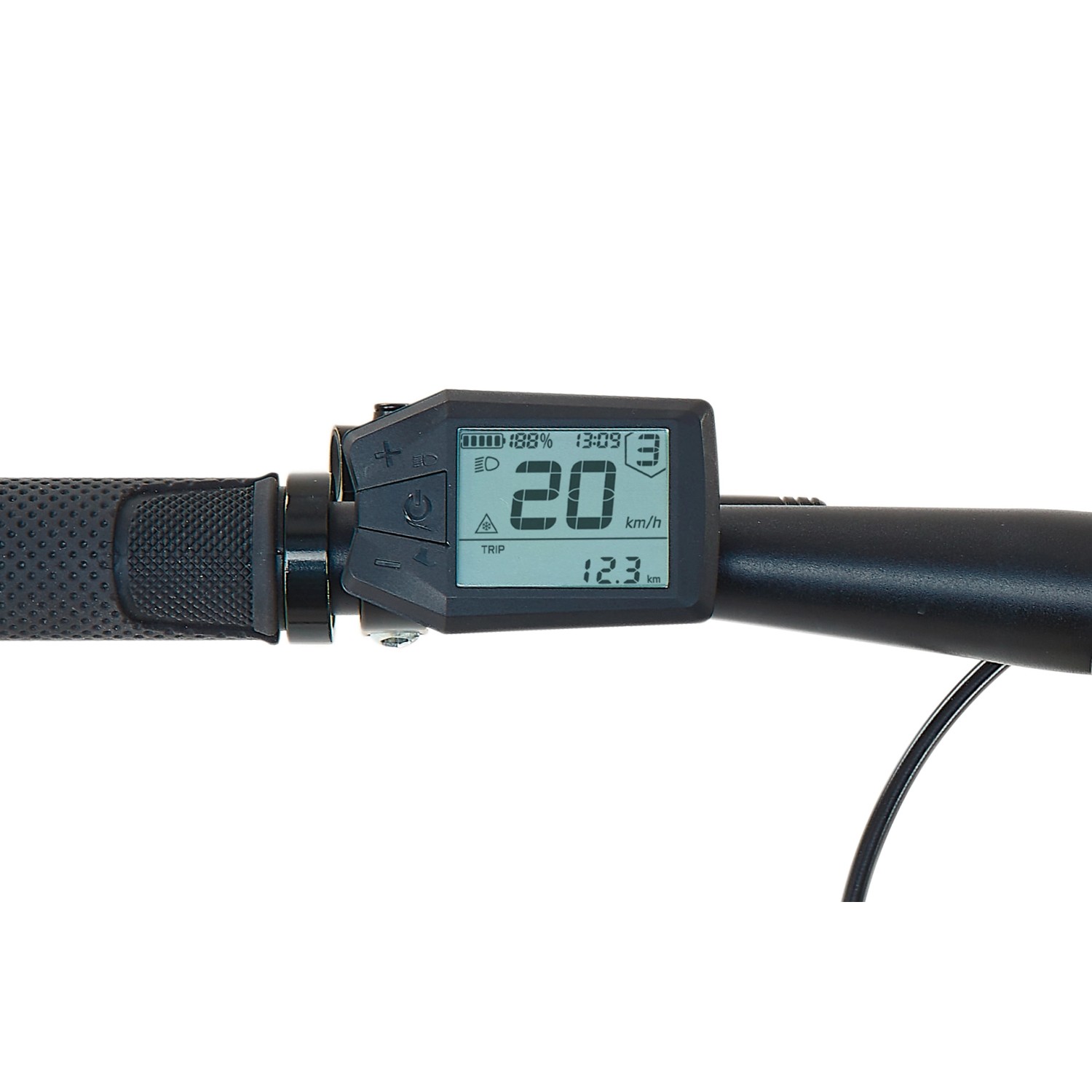 Nahaufnahme des LCD-Displays am Lenker des Prophete Urbanicer 2.0 E-Bikes, das Geschwindigkeit und Akkustand anzeigt.