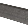 Detailaufnahme einer WPC Lamelle in Amethystgrau für GartenLand Shadowline Sichtschutzzaun.