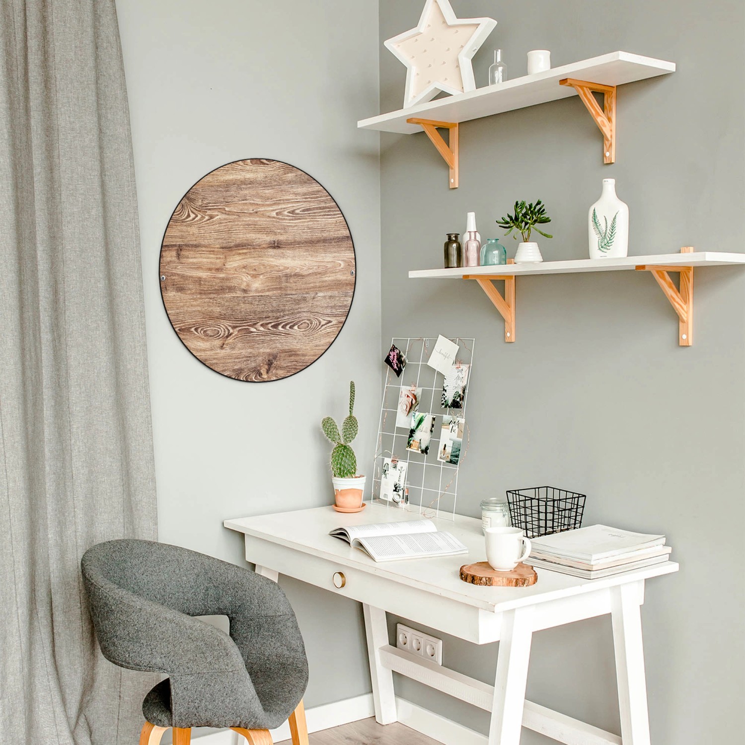 Runde, schwarze Banjado Magnettafel mit Maserung, 47cm, als Wanddekoration.