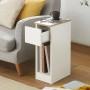 SoBuy Nachttisch FBT111-WN in Weiß mit Schublade und offenem Fach neben Sofa.