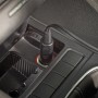 Black+Decker Autosauger ADV1200 im Zigarettenanzünder, Detailaufnahme.